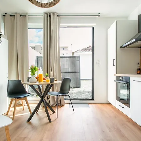 Apartamento Avec Coin Nuit&cuisine Extérieur 22b *