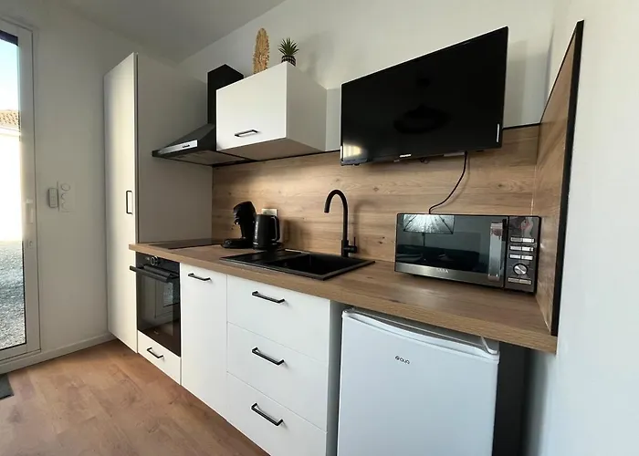 Avec Coin Nuit & Cuisine Exterieur Agreable 22b * 라로츠수르욘